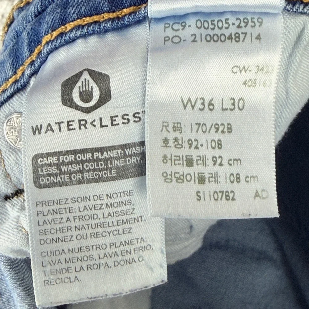 Levi's 505 Men's W36 L30 Regular Fit Straight Leg Blue Light Wash‎ Denim Jeans